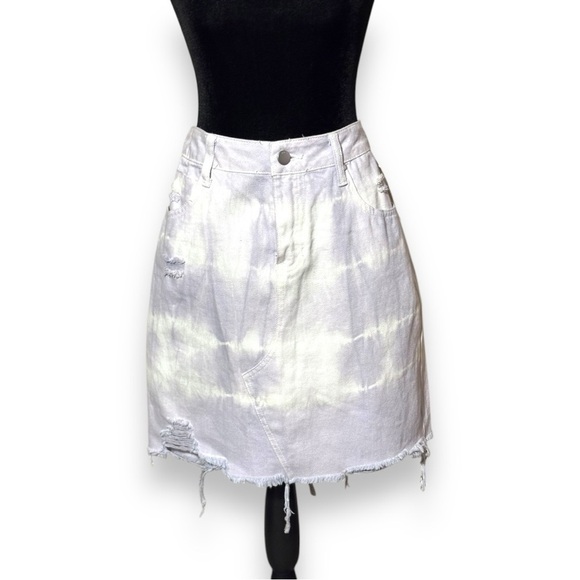 PTCL NWT Chic Lilac and White Tie-dye Denim Distressed Mini Skirt Waist Size 32 - Picture 2 of 16